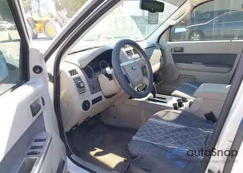 2009 Ford Escape Xlt from USA, damaged, VIN 1FMCU03G29KB11057